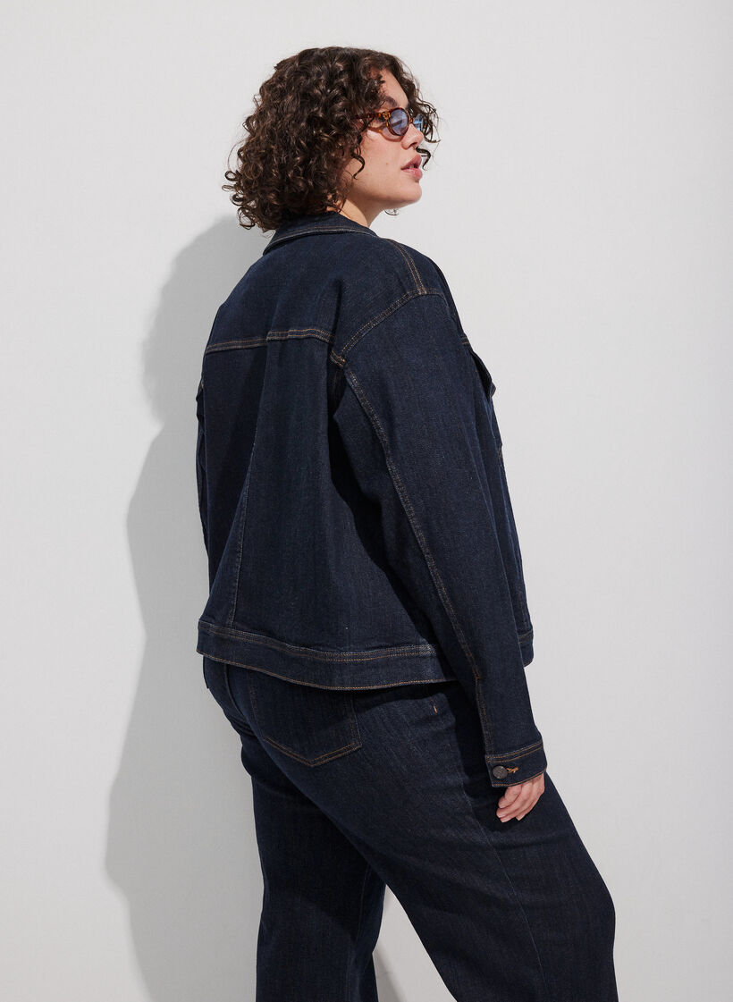 Klassisk denimjakke med kontrastsyninger, Bl&aring;, Model
