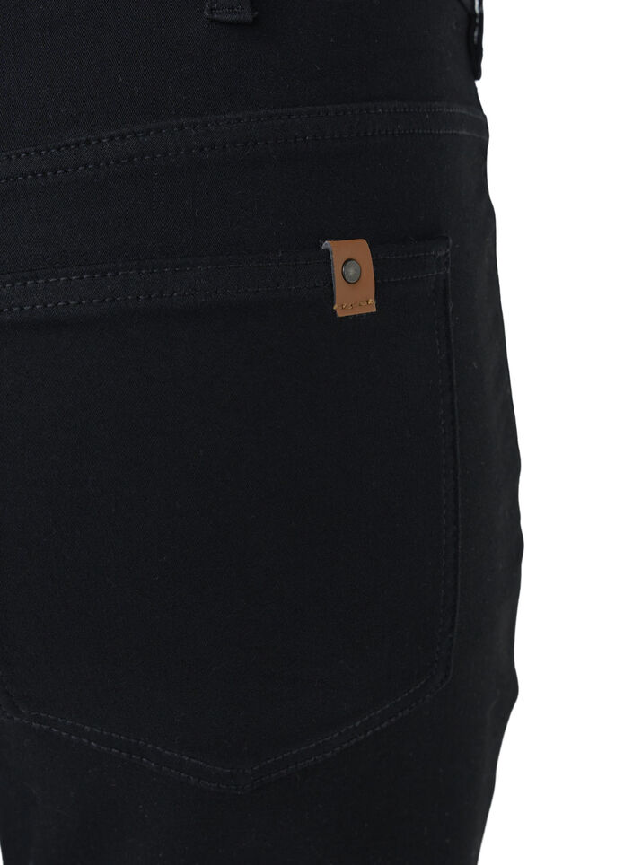 Højtaljede Amy jeans med knaplukning, Black, Packshot image number 2