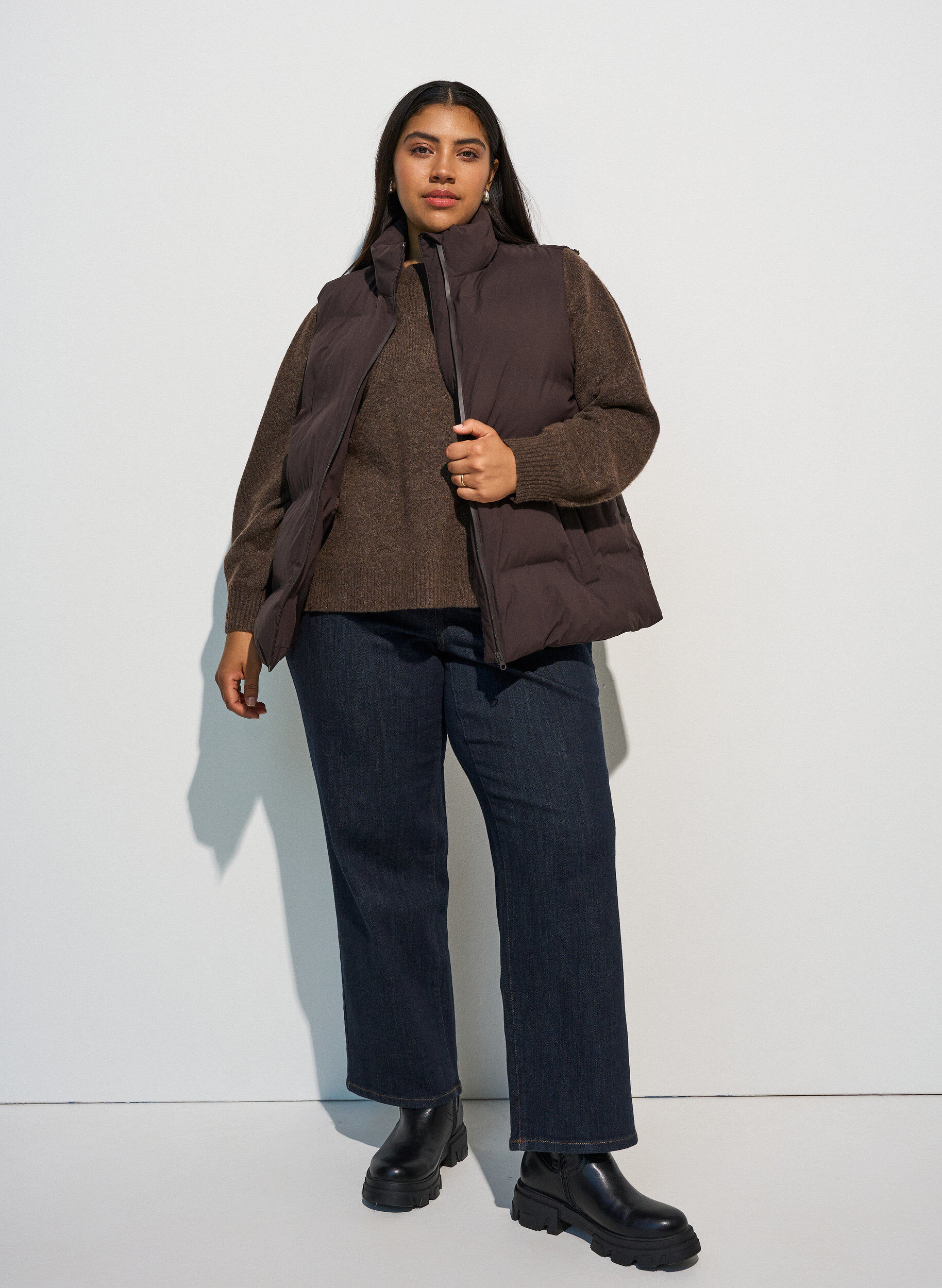 ZizziKort puffervest med h&oslash;j krave, Brun, Model image number 1