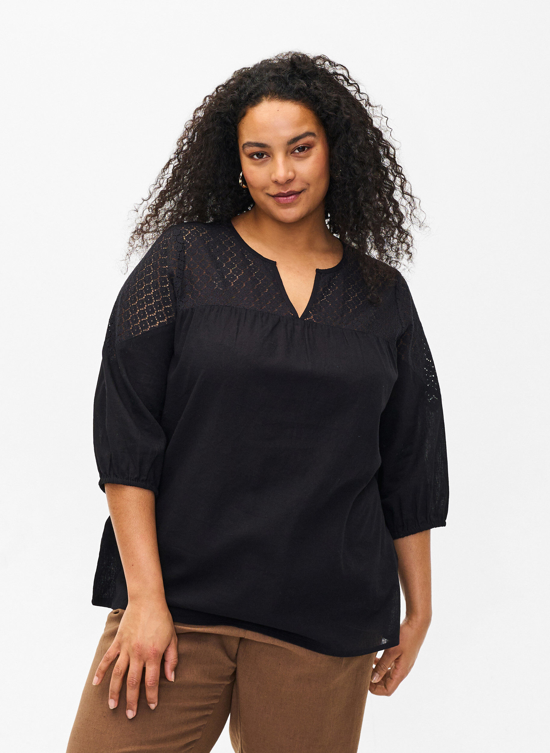 Zizzi Bluse i bomuldsmix med h&oslash;r og crochetdetalje, Black, Model image number 0