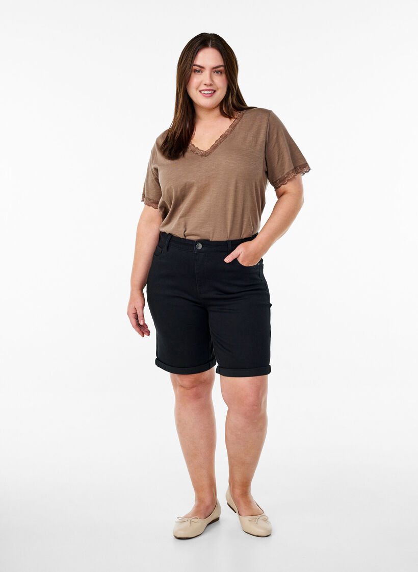 T-shirt med blondekanter, Brun, Model image number 1