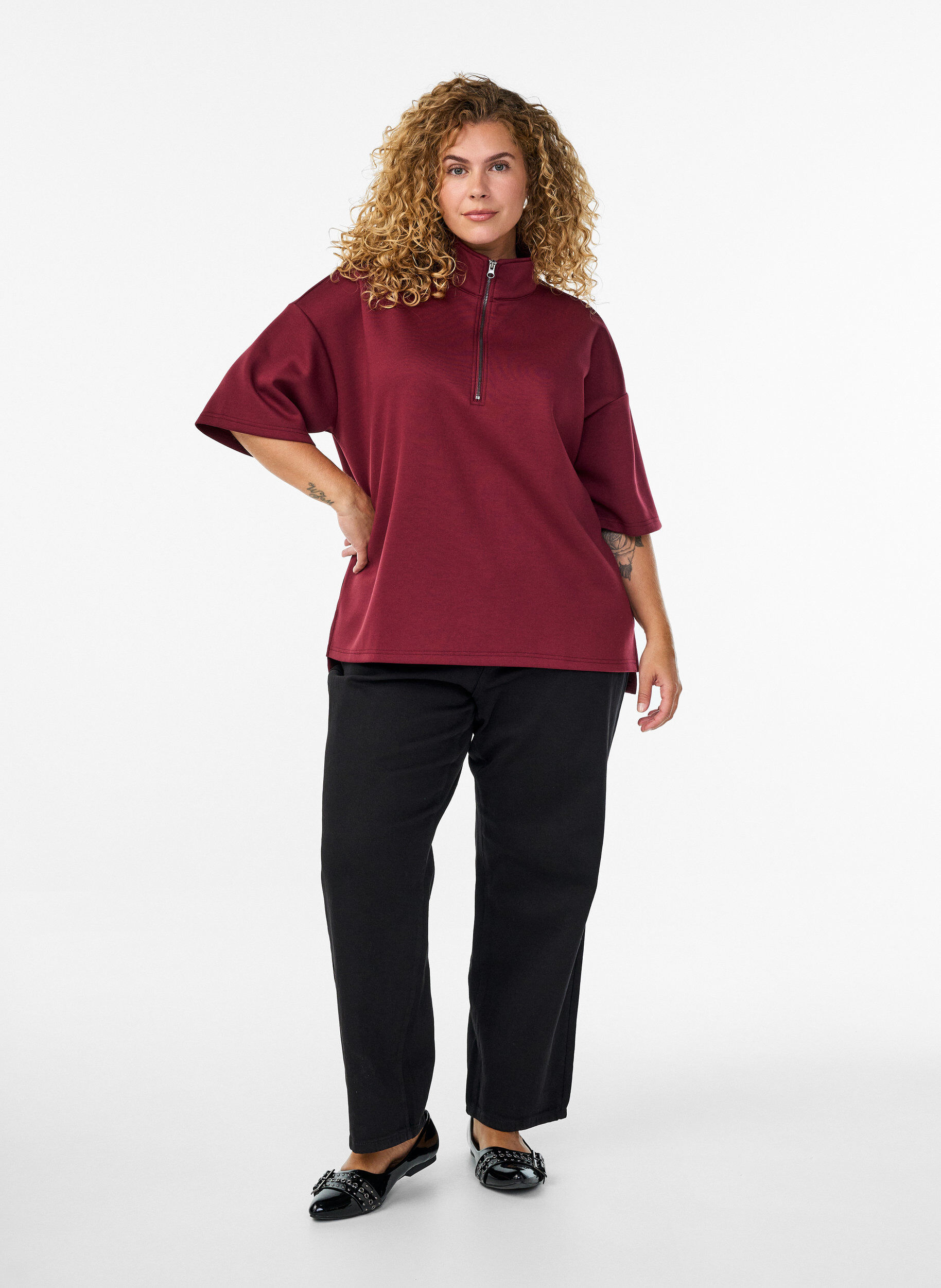 Zizzi Sweatbluse med korte &aelig;rmer og h&oslash;j krave, M&oslash;rk Bordeaux, Model image number 1