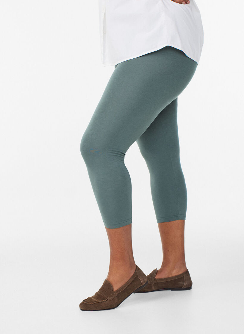 Basis 3/4 leggings i viskose, Gr&oslash;n, Model image number 0