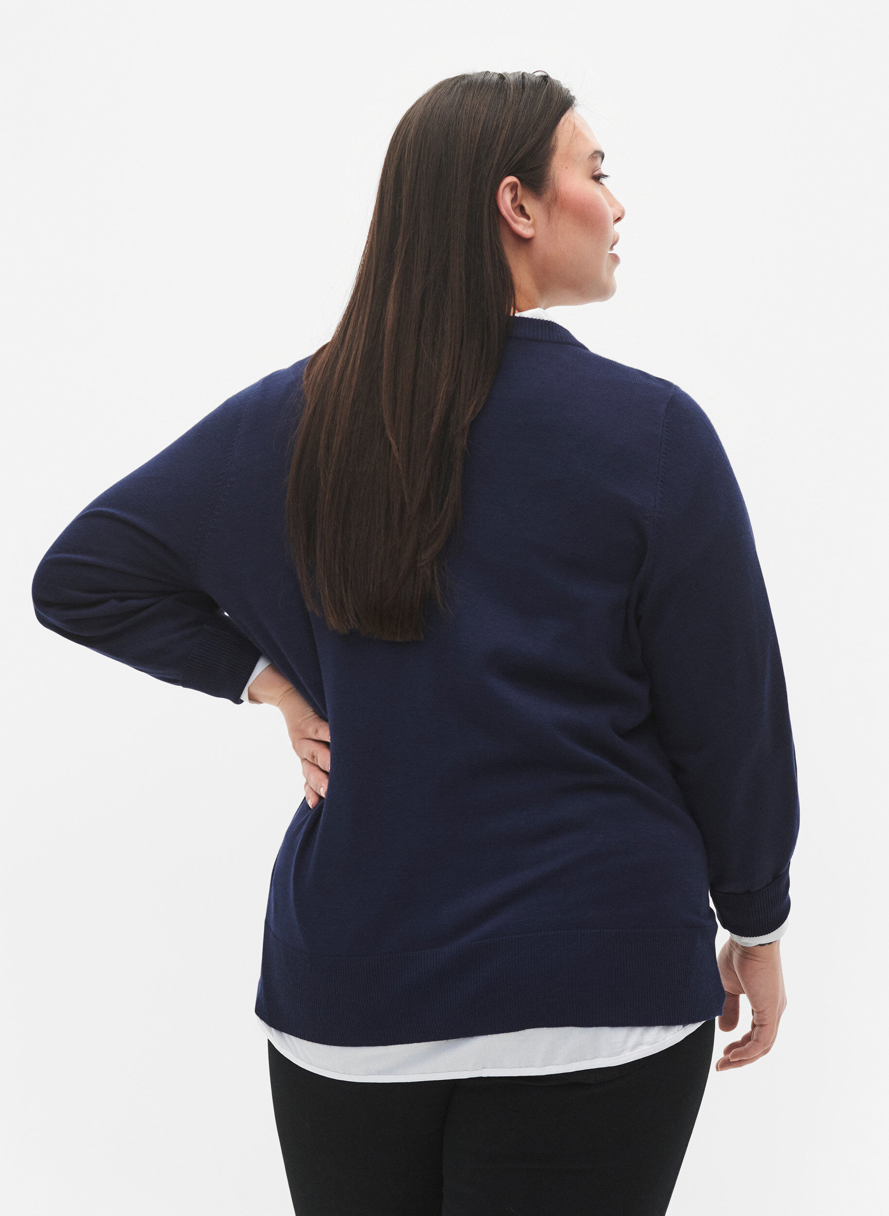 Zizzi Strikcardigan i viskose med knapper, Navy Blazer, Model image number 1