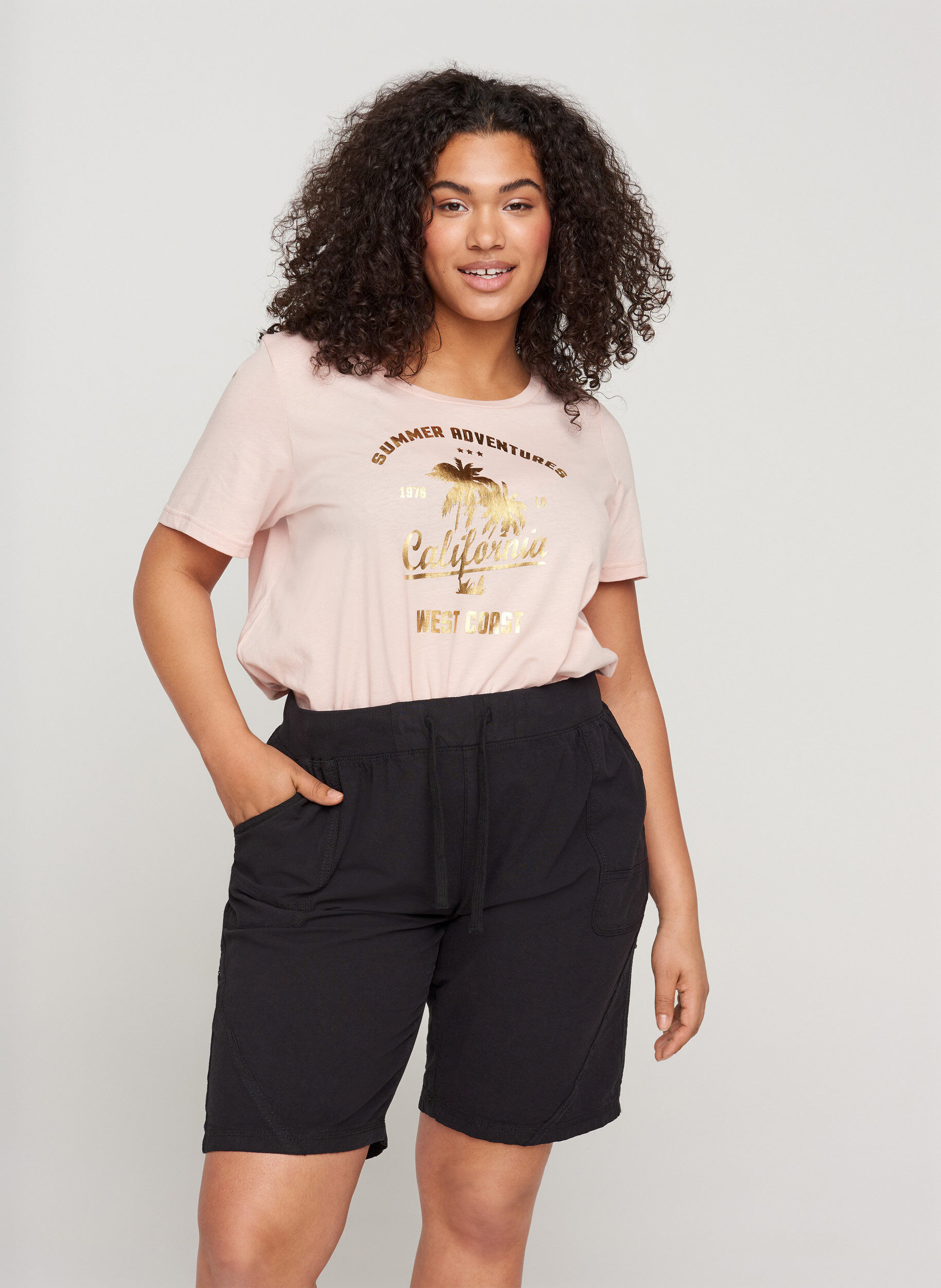 L&oslash;se shorts med lommer i bomuld, Sort, Model