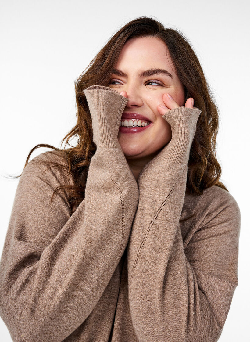 Strikbluse med rund hals og strikket mønster, Brun, Image image number 0