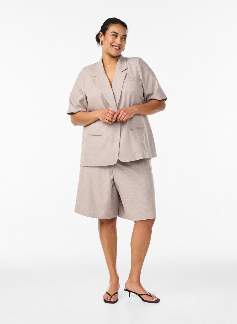 L&oslash;se bermudashorts med h&oslash;j talje, Brun, Model image number 0