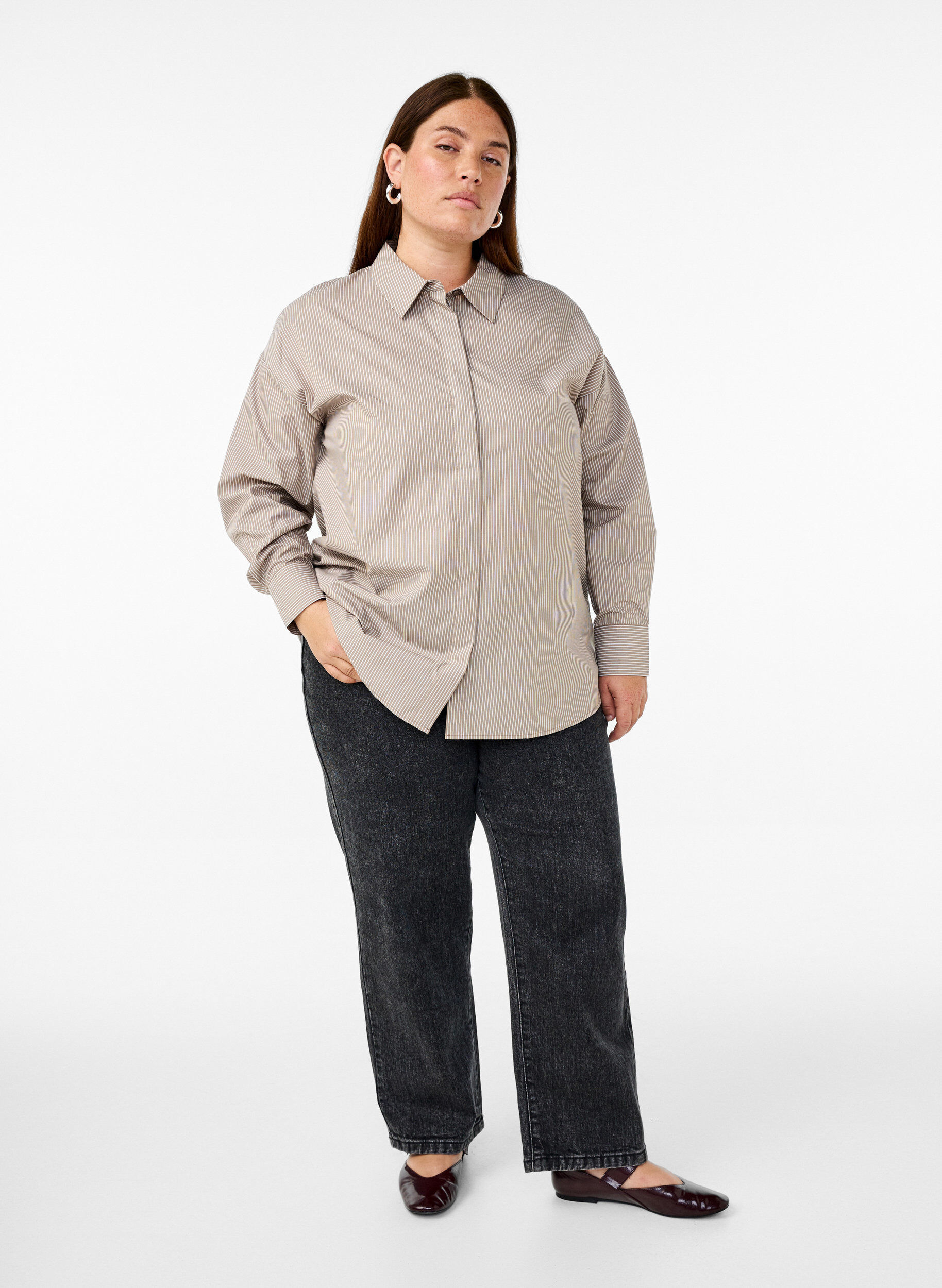 Zizzi L&oslash;s lang&aelig;rmet skjorte med striber, Brun, Model image number 1