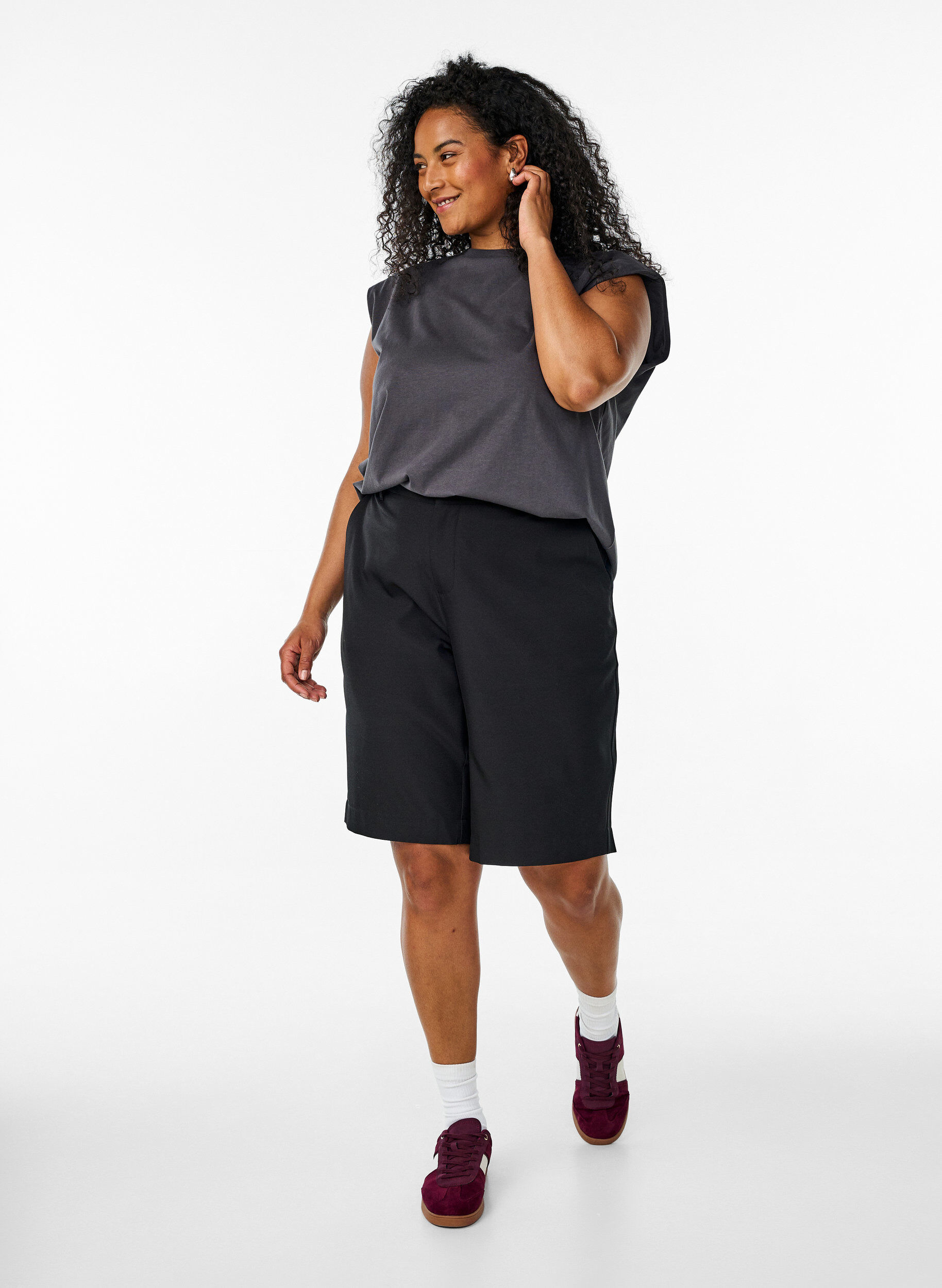 Zizzi &AElig;rmel&oslash;s jerseybluse med skulderpuder, Gr&aring;, Model image number 1