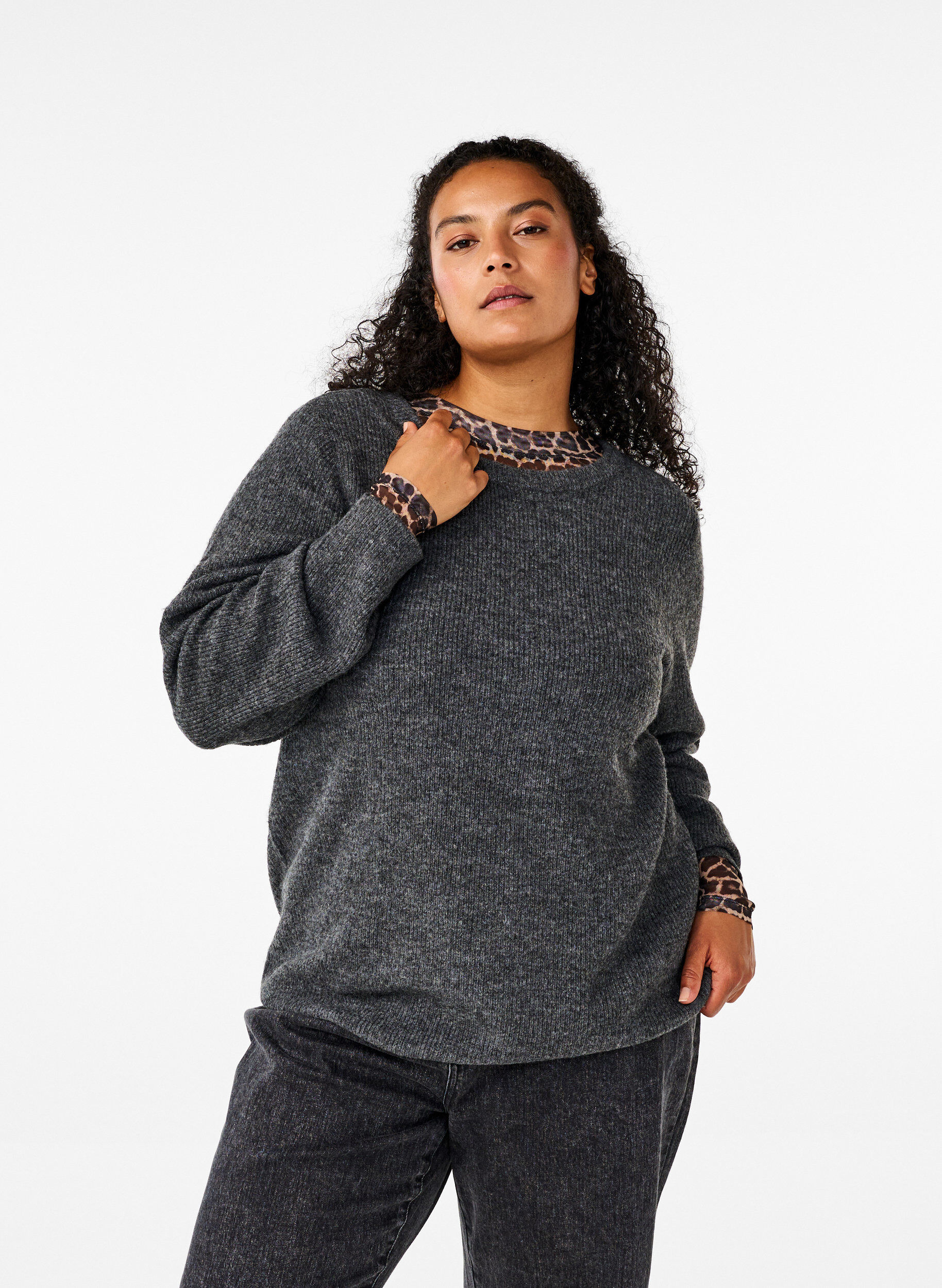 Zizzi Meleret strikbluse med rund hals, Dark Grey Black Mel., Model image number 0