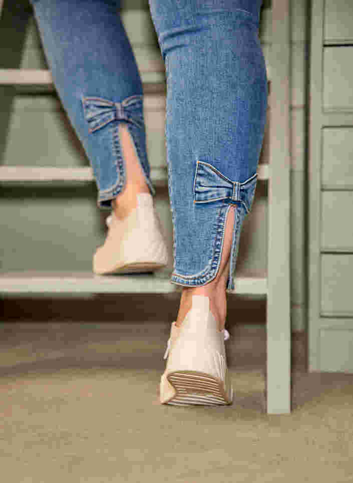 Cropped Amy jeans med høj talje og sløjfe, Blue denim, Image image number 1