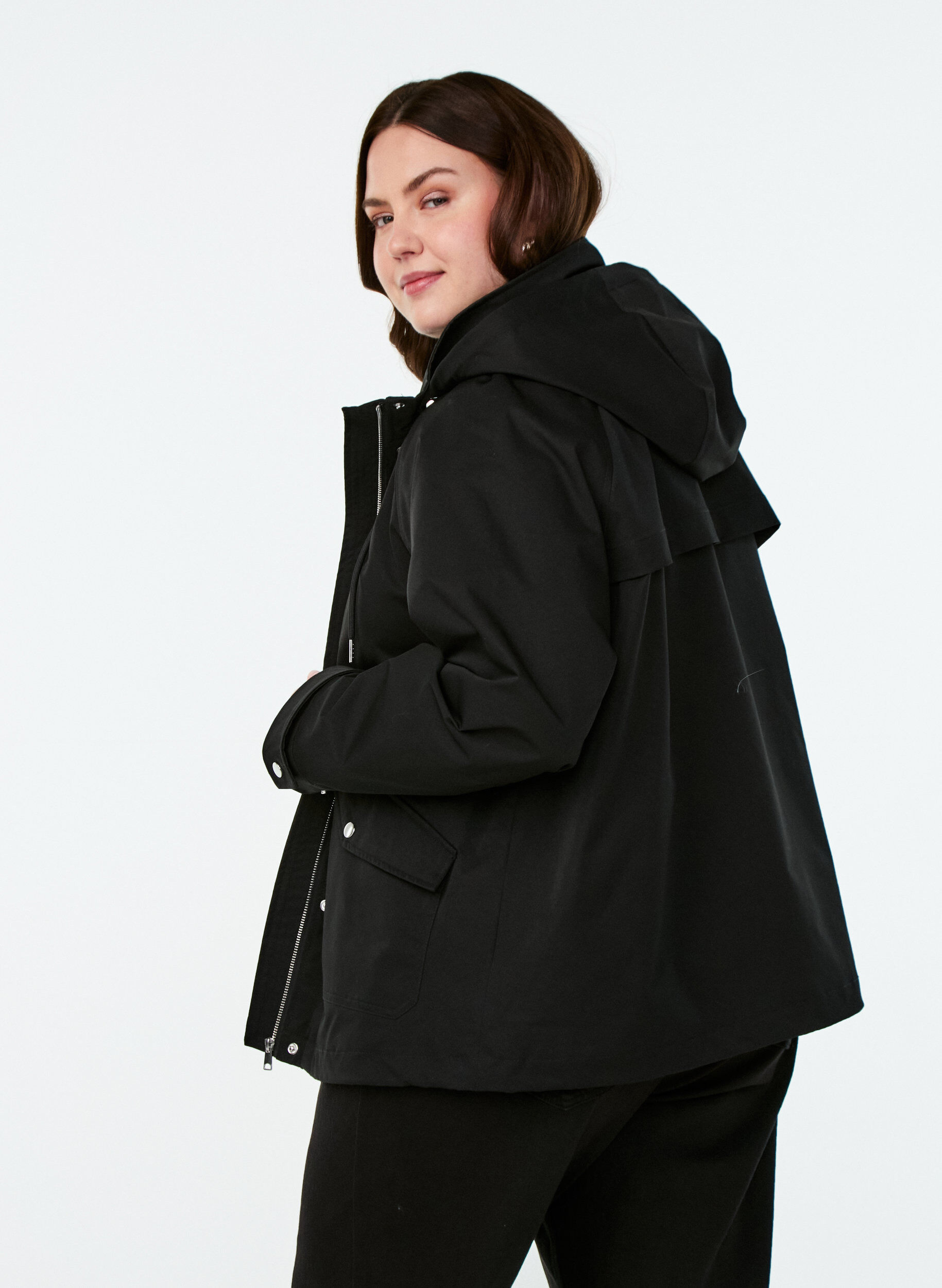 ZizziKort for&aring;rsjakke med aftagelig h&aelig;tte, Sort, Model image number 2