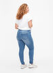 Amy jeans med super slim fit og sliddetaljer, Blå, Model image number 1