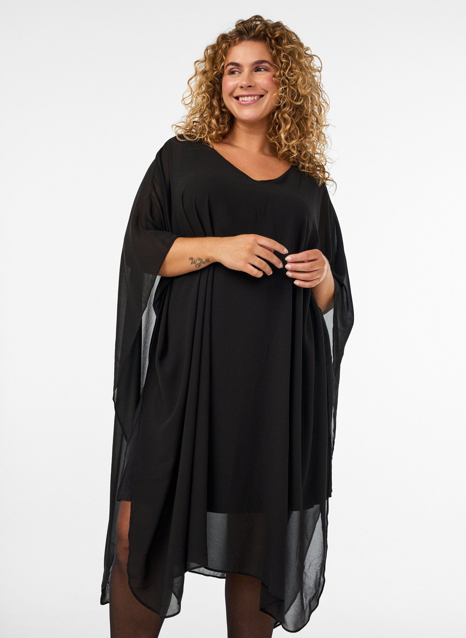 ZizziKort chiffonkjole med V-udsk&aelig;ring, Sort, Model image number 2