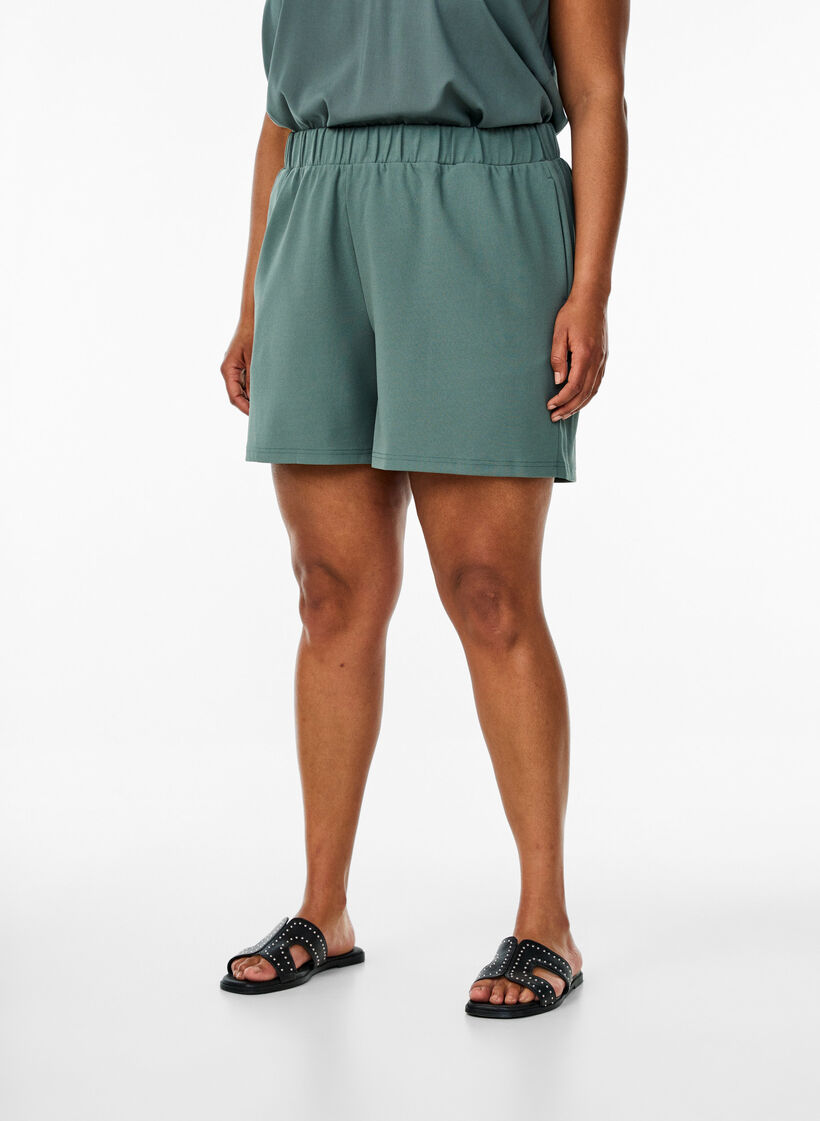 L&oslash;se shorts med lommer, Gr&oslash;n, Model image number 2