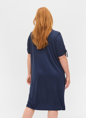 Kortærmet viskose kjole med snøredetalje, Navy Blazer, Model image number 1