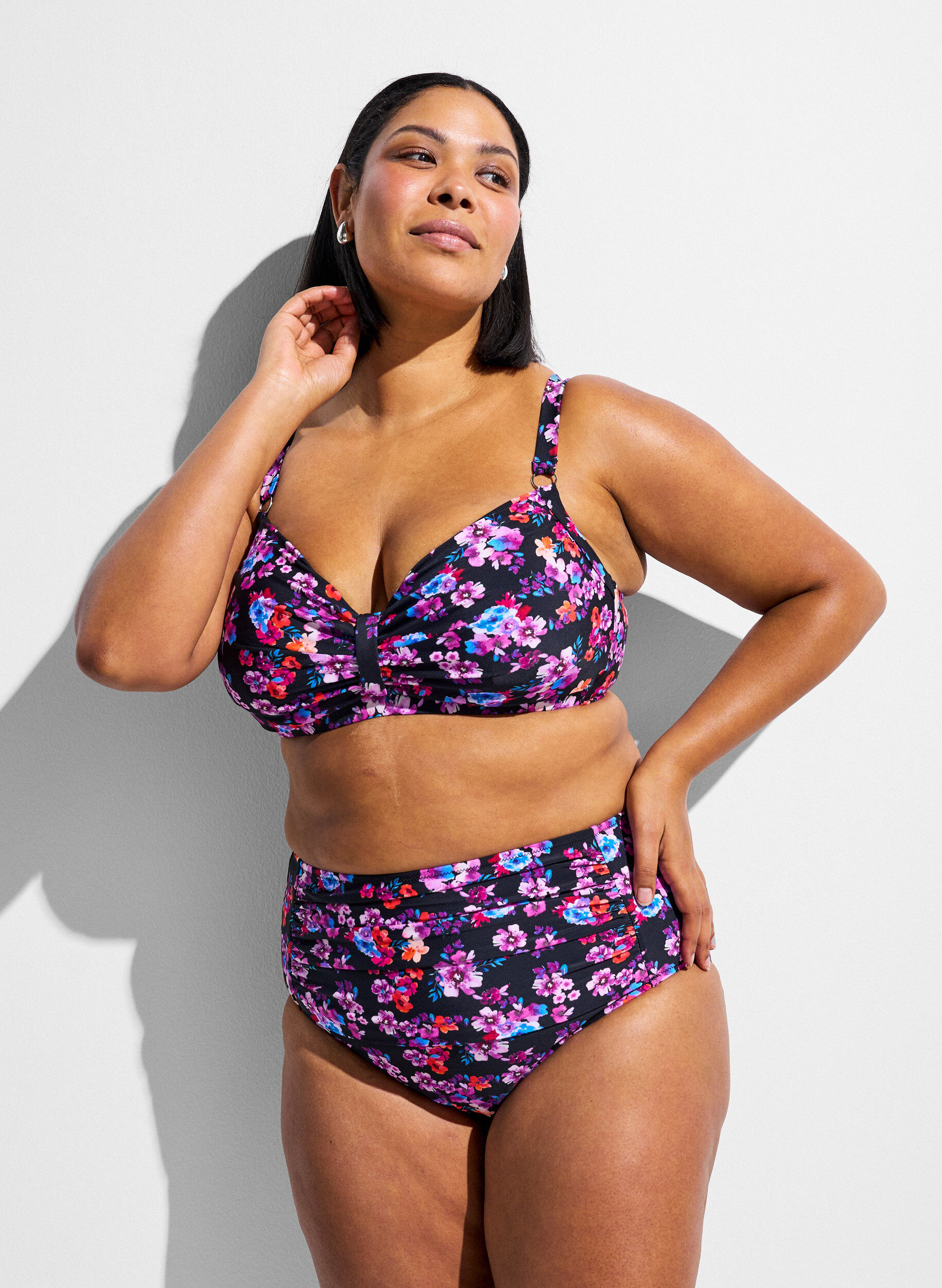 H&oslash;jtaljet bikinitrusse med m&oslash;nster, Lilla, Model