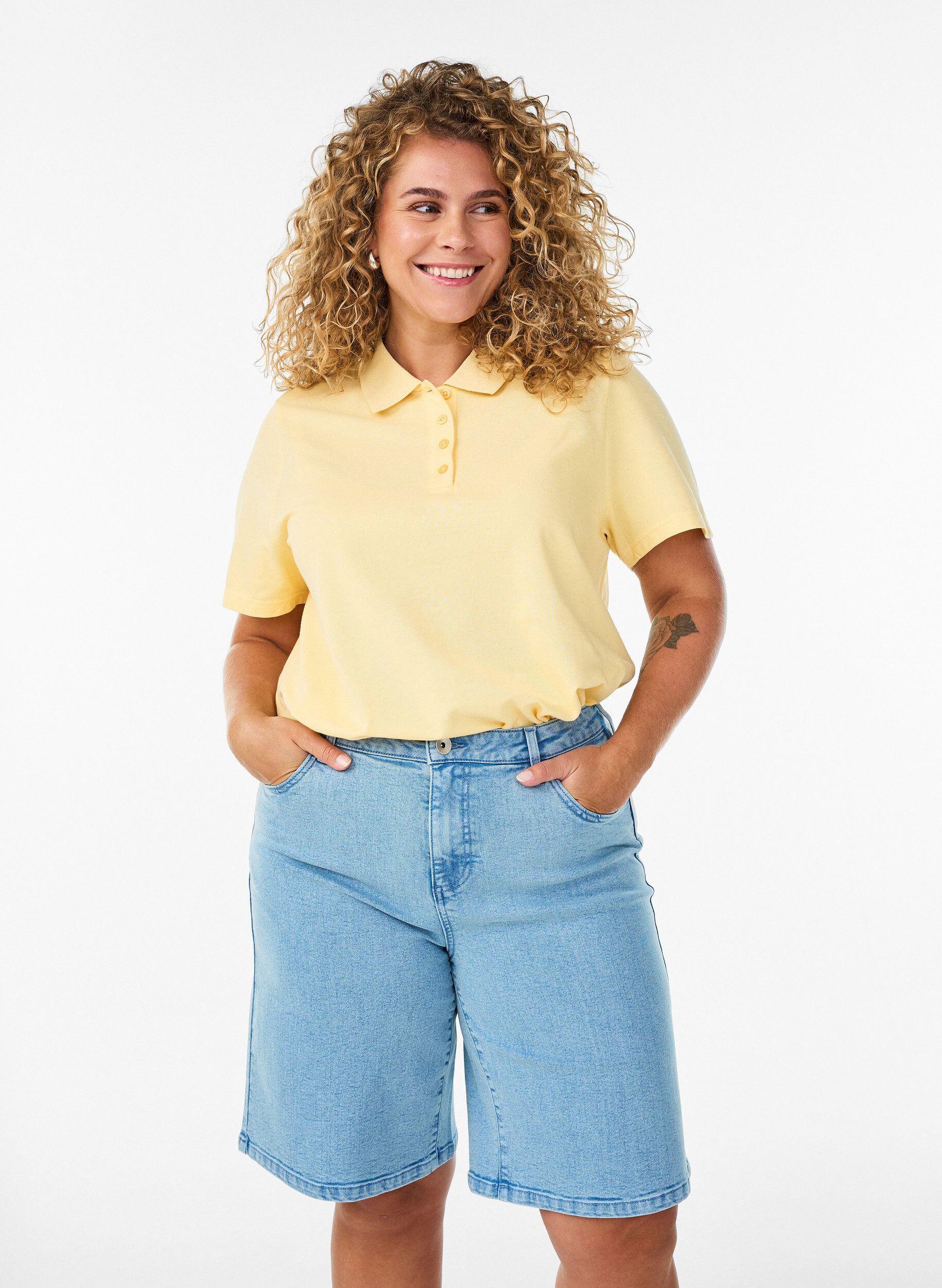 Zizzi L&oslash;se denimshorts med h&oslash;j talje, Bl&aring;, Model image number 0