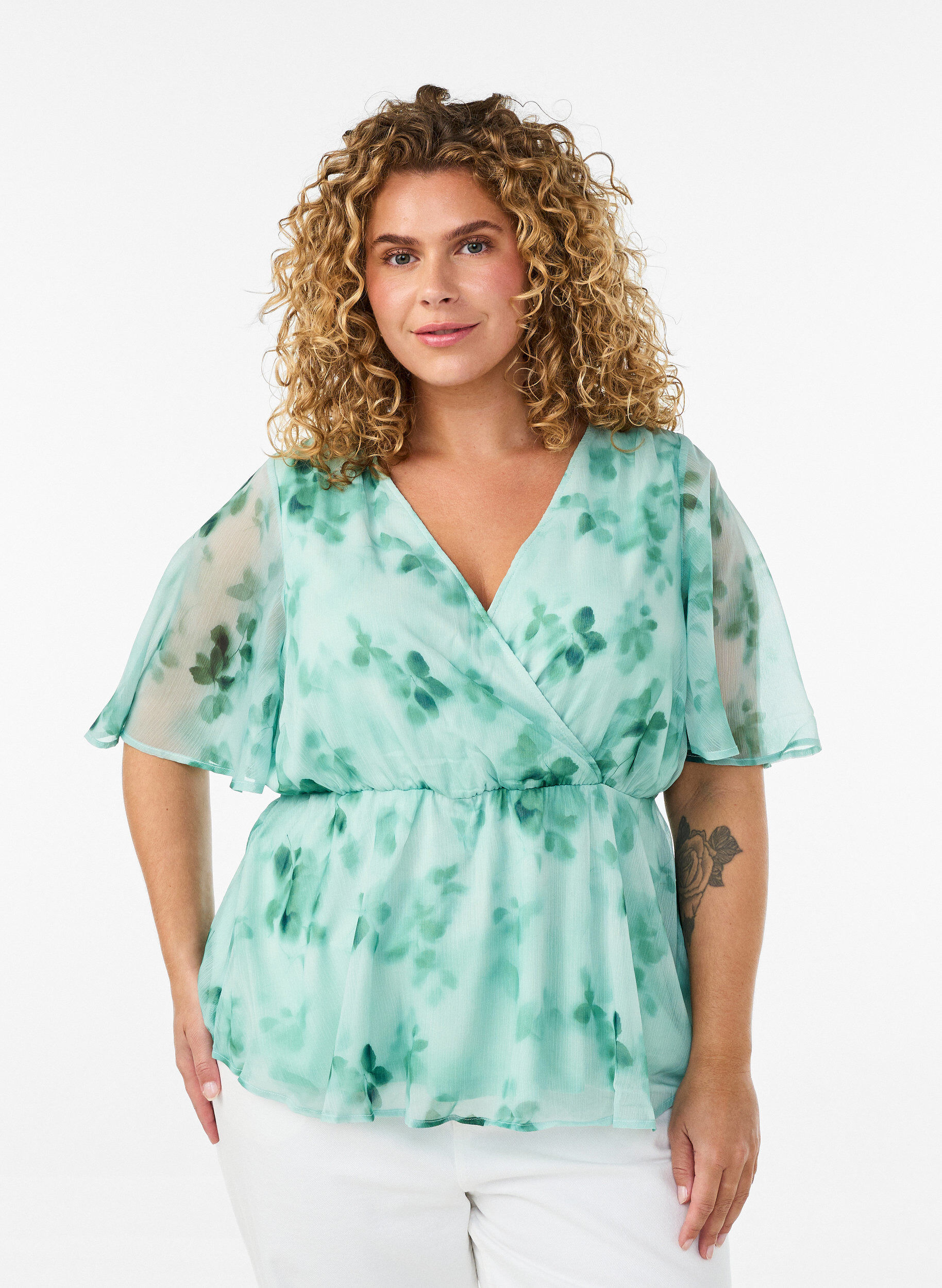 Blomstret chiffonbluse med korte &aelig;rmer, Gr&oslash;n, Model