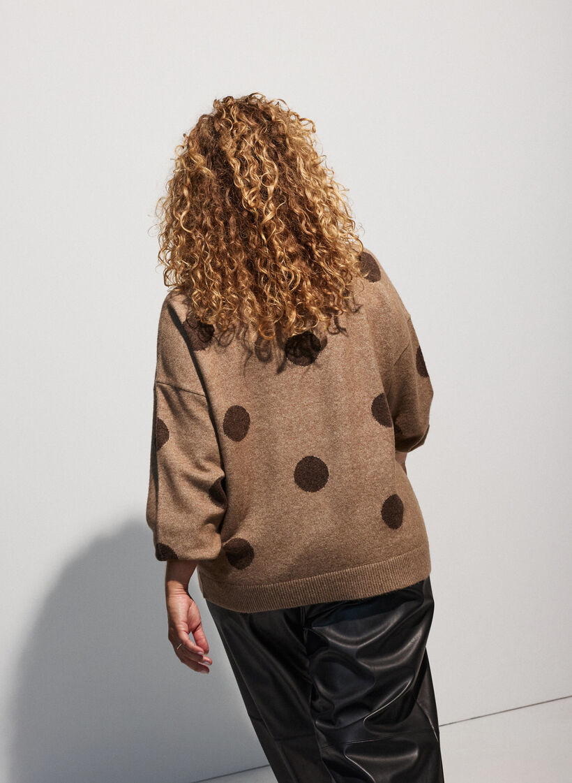 Strikbluse med prikket m&oslash;nster, Brun, Model image number 3