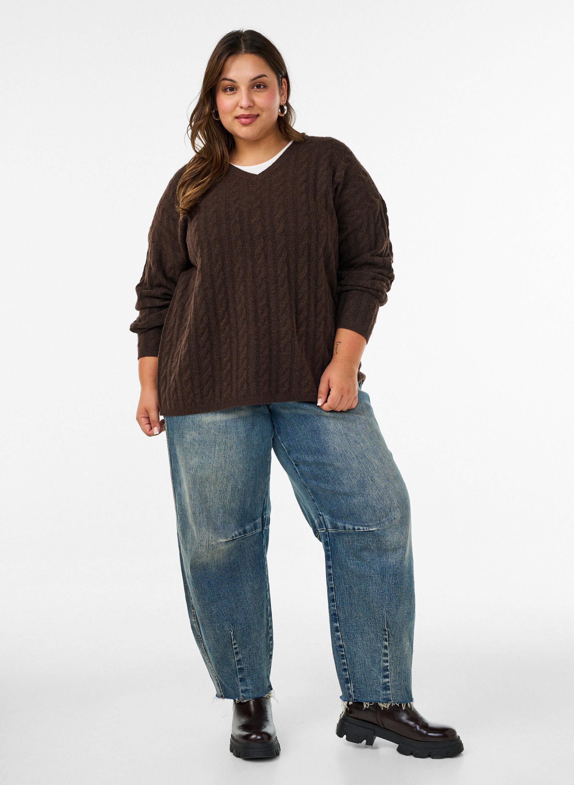 ZizziStrikbluse med kabelstrik og V-udsk&aelig;ring, Brun, Model image number 1