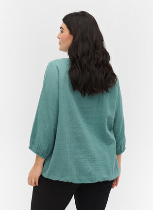 Bomulds bluse med knapper og 3/4 ærmer, Sagebrush Green, Model image number 1