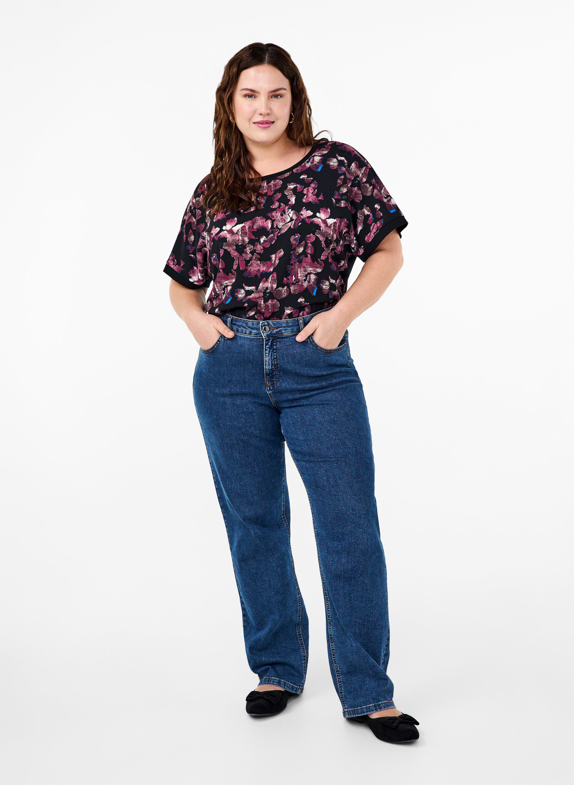 Zizzi L&oslash;s t-shirt med blomsterprint, Black Purple Fl. AOP, Model image number 3