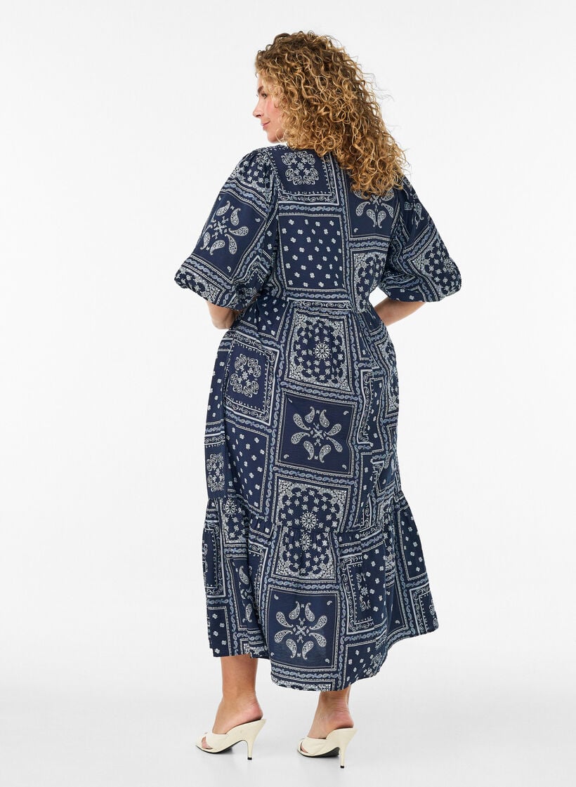 Ankellang kjole i viskose med paisleyprint og korte &aelig;rmer, Bl&aring;, Model image number 1
