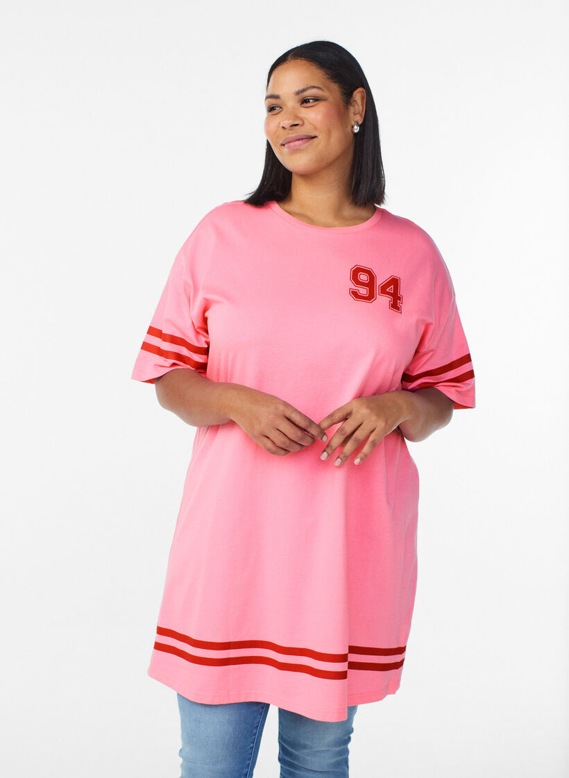 Kort t-shirtkjole med sporty detaljer, Lyser&oslash;d, Model image number 0