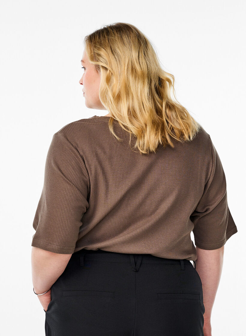Ribbet jerseybluse med korte &aelig;rmer, Brun, Model image number 2