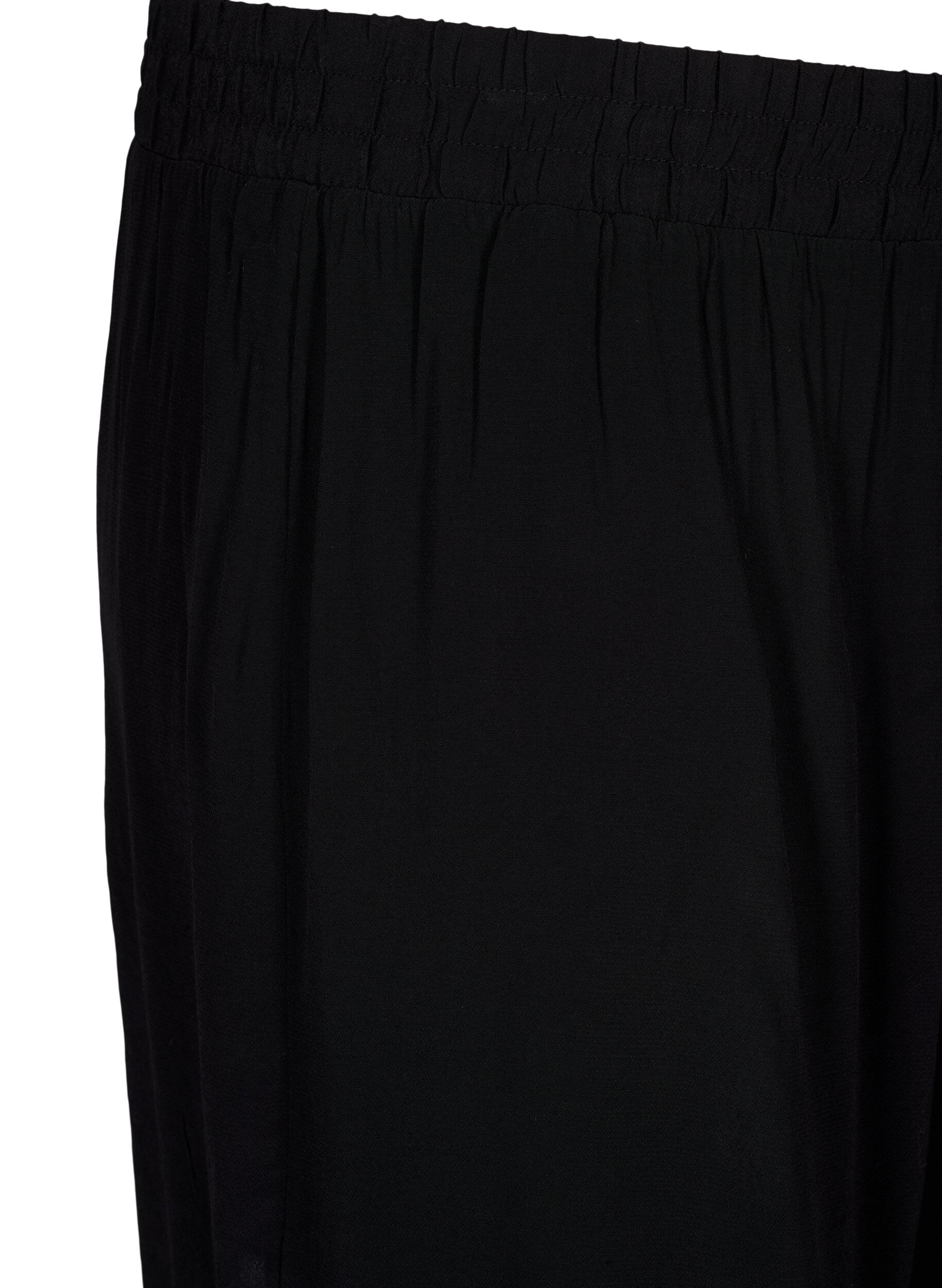 Zizzi L&oslash;stsiddende shorts i viskose, Black, Packshot image number 2