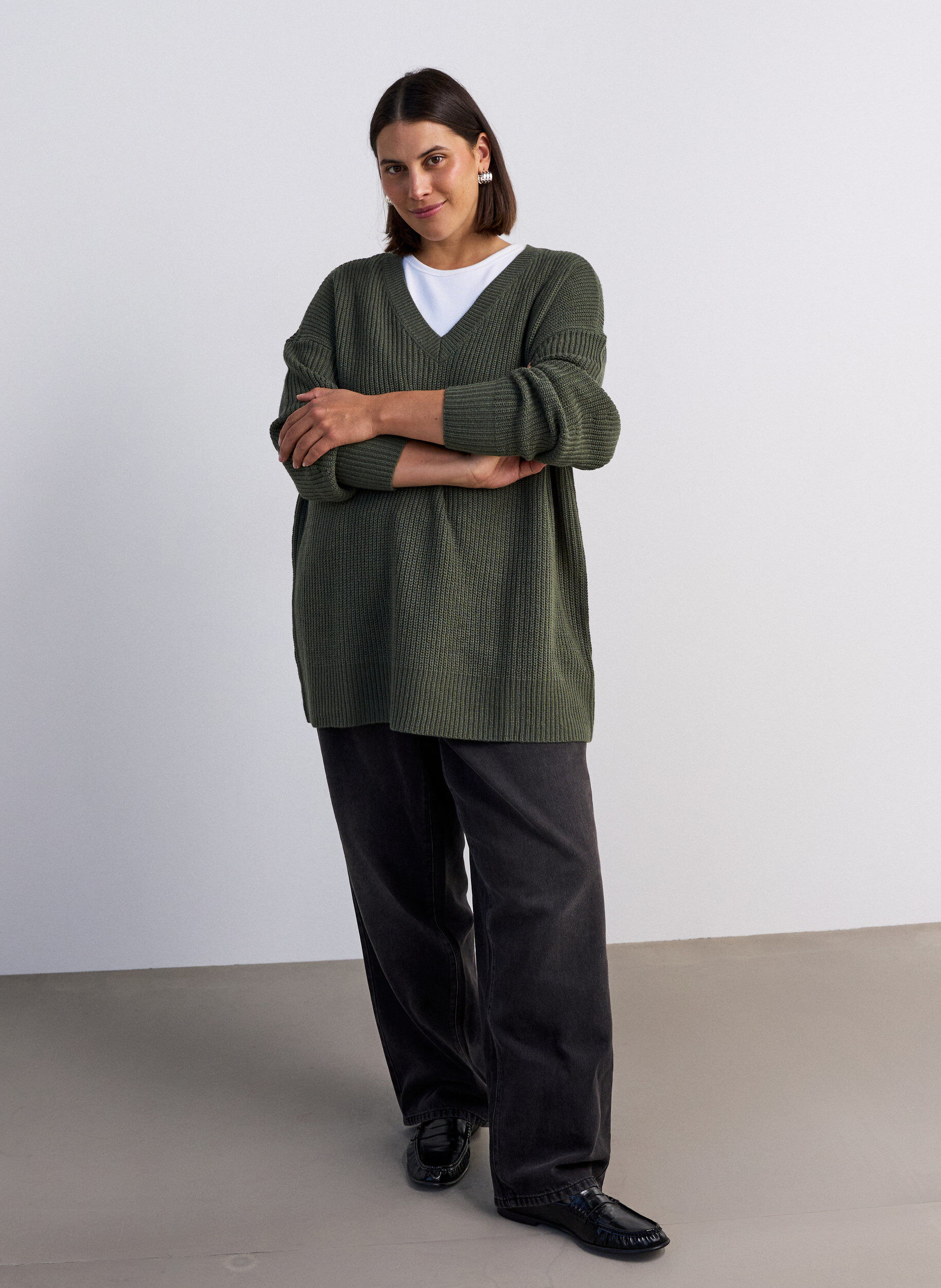 ZizziLang ribstrikket bluse med V-hals, Gr&oslash;n, Model image number 1