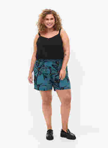 Løstsiddende shorts i viskose, Sea Pine Leaf, Model image number 2