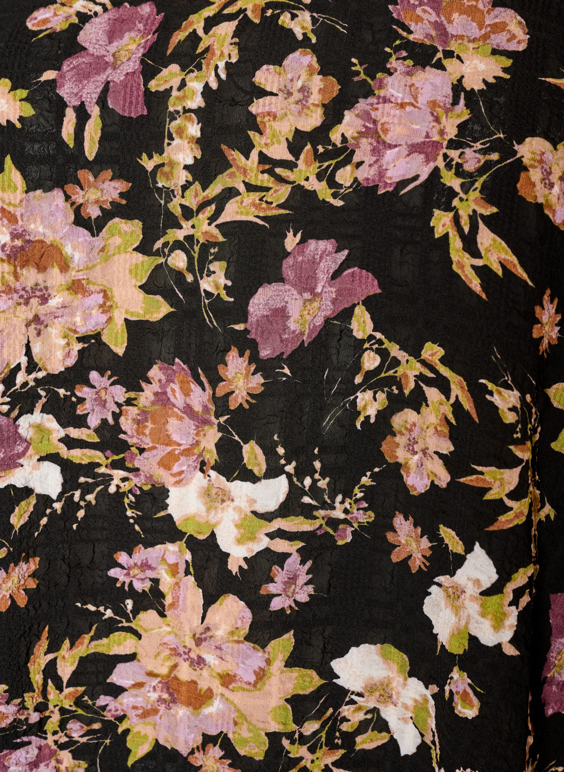 ZizziBluse med blomsterprint og fl&aelig;sedetaljer, Sort, Packshot image number 2