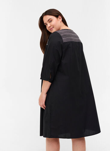 Kjole i bomuld med smock og a-form, Black, Model image number 1