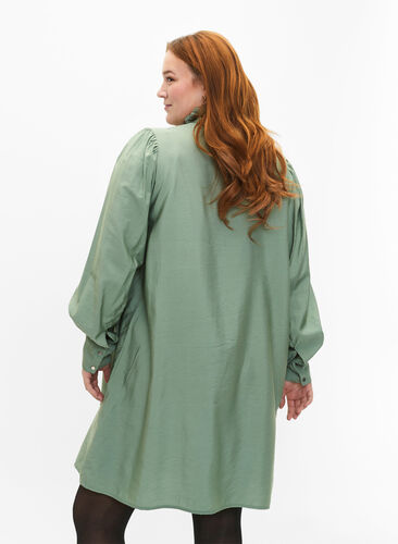 Skjortekjole i viskose med flæser, Green Bay, Model image number 1
