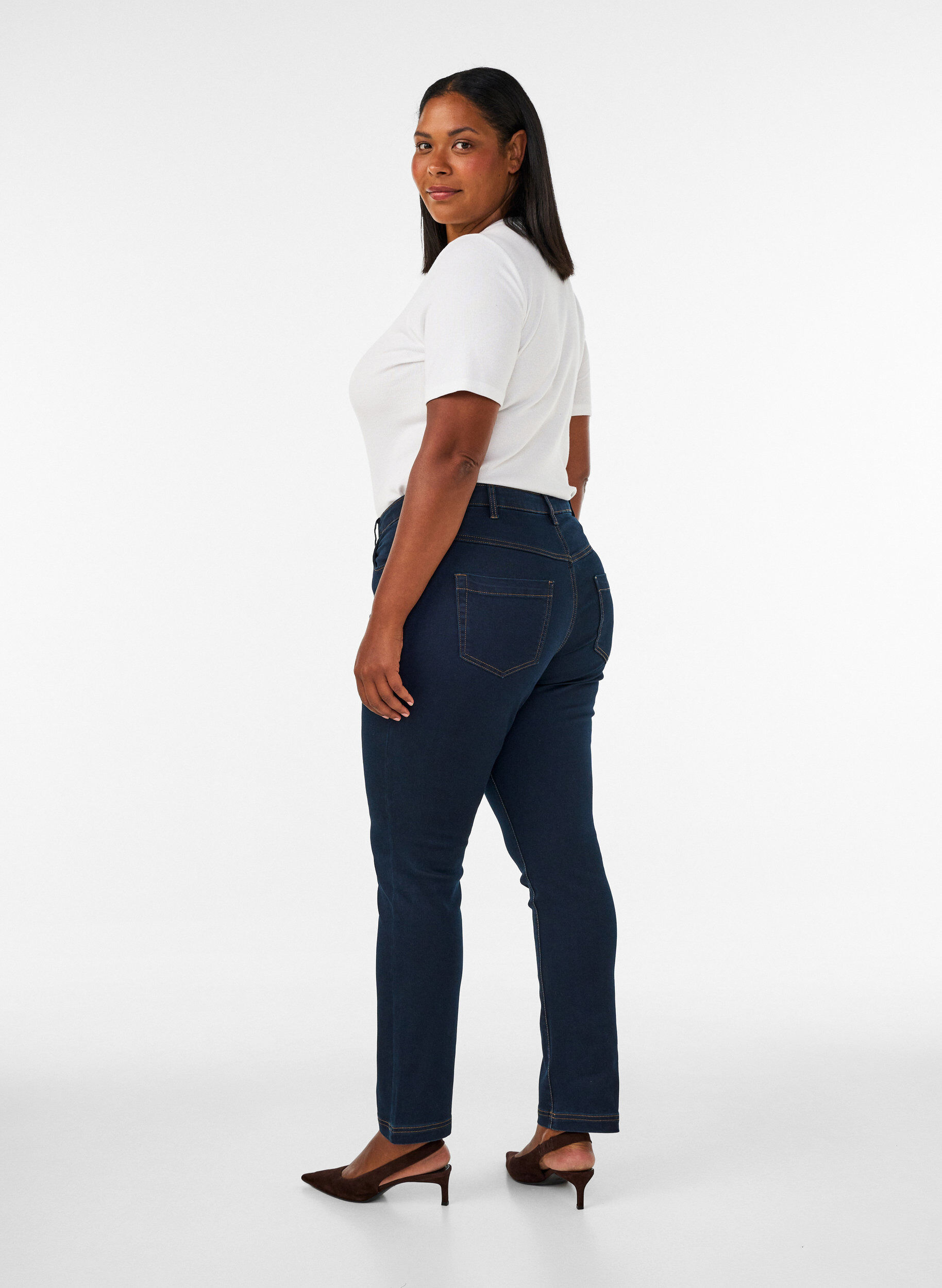 ZizziSlim fit Emily jeans med regul&aelig;r talje, Bl&aring;, Model image number 2