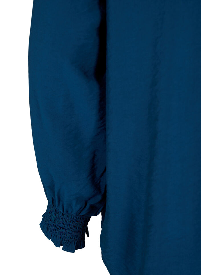 Viskosebluse med flæser og broderidetalje, Titan, Packshot image number 3