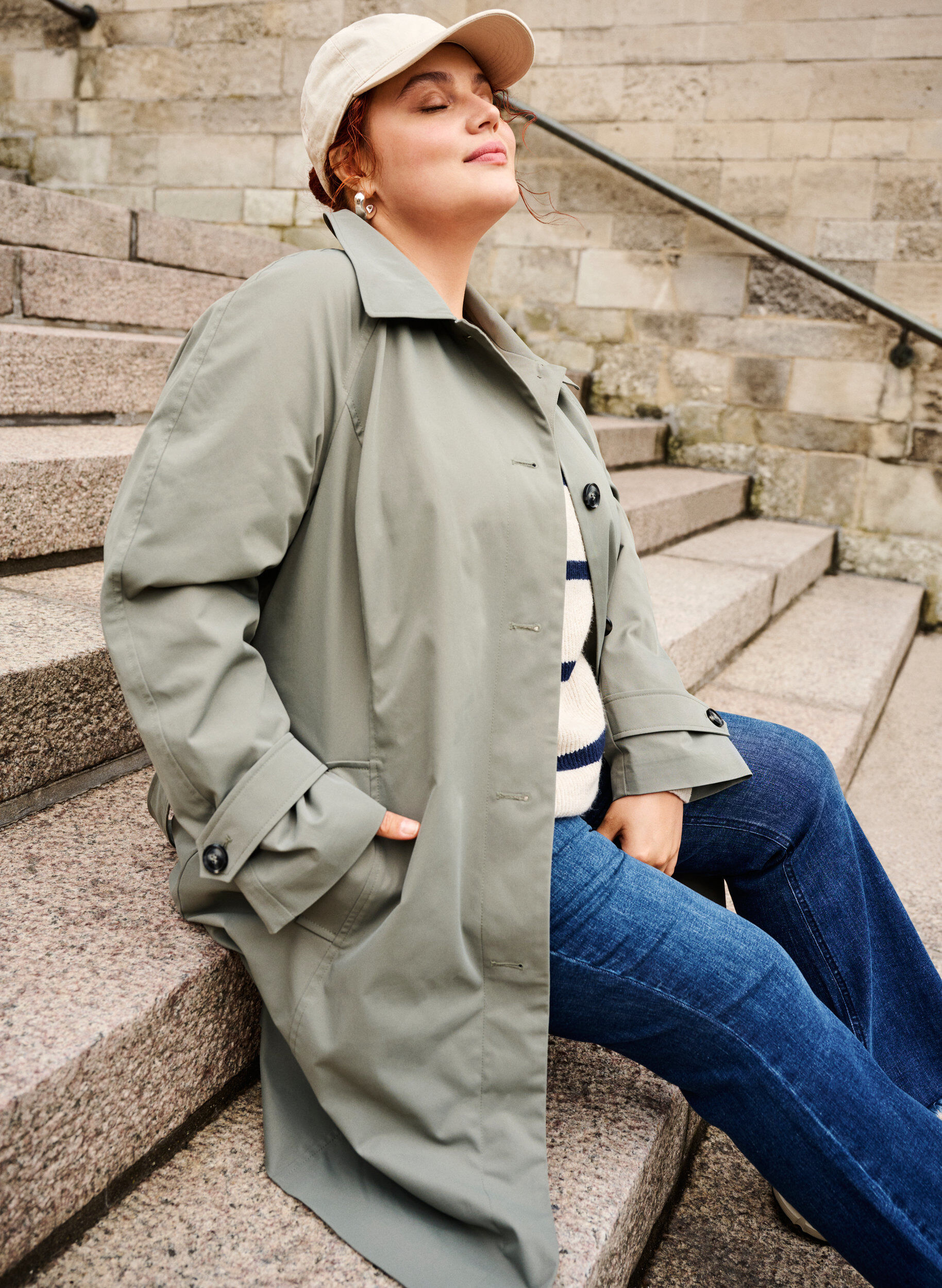 Zizzi Trenchcoat med lommer og b&aelig;lte, Sea Spray, Image image number 1