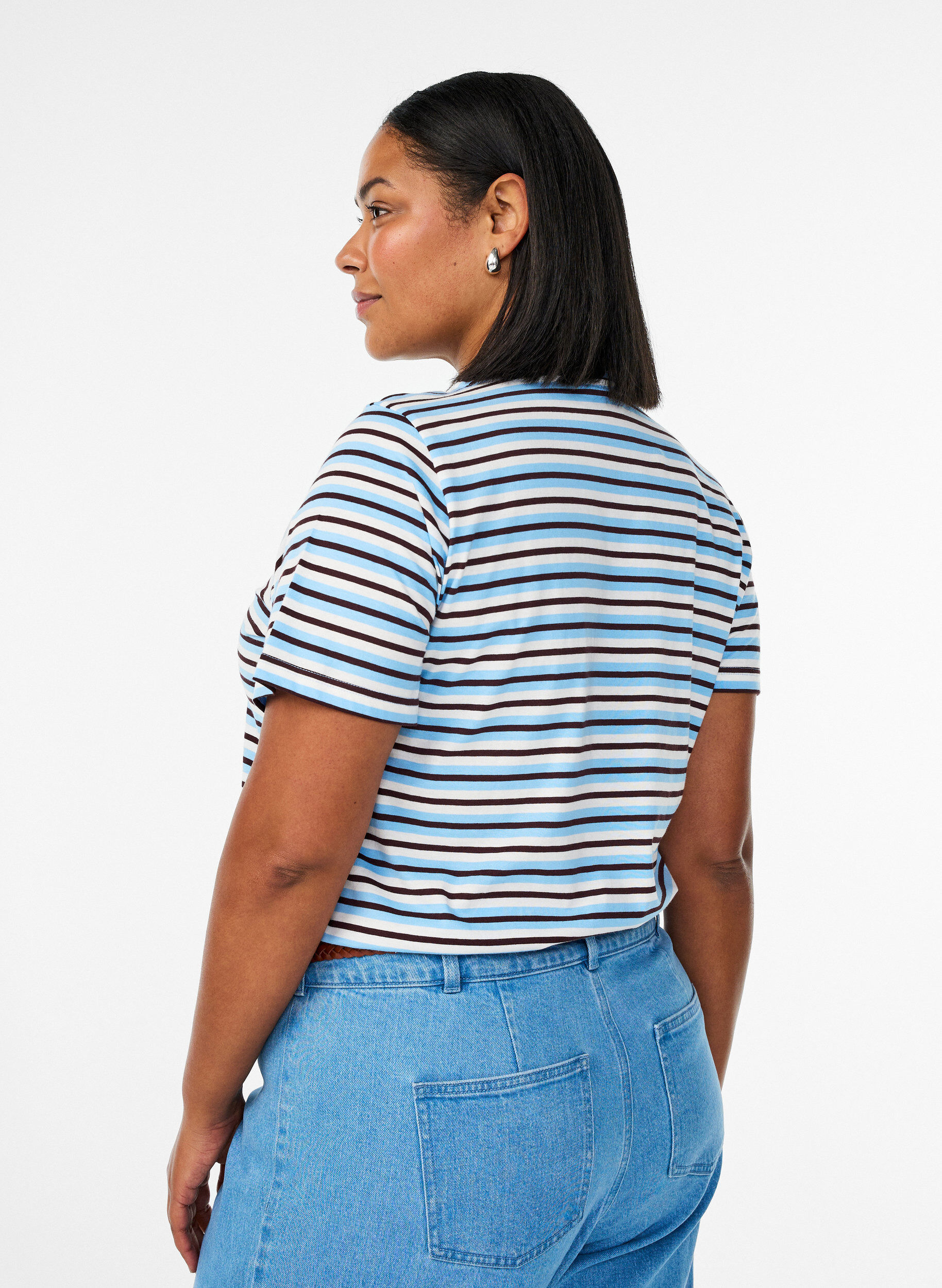 Zizzi T-shirt i bomuld med striber, Bl&aring;, Model image number 2