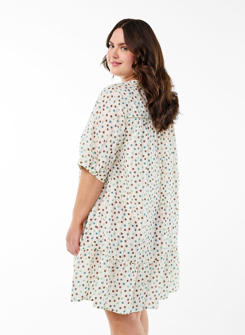 Kort viskosekjole med blondebånd og a-snit, Hvid, Model image number 2