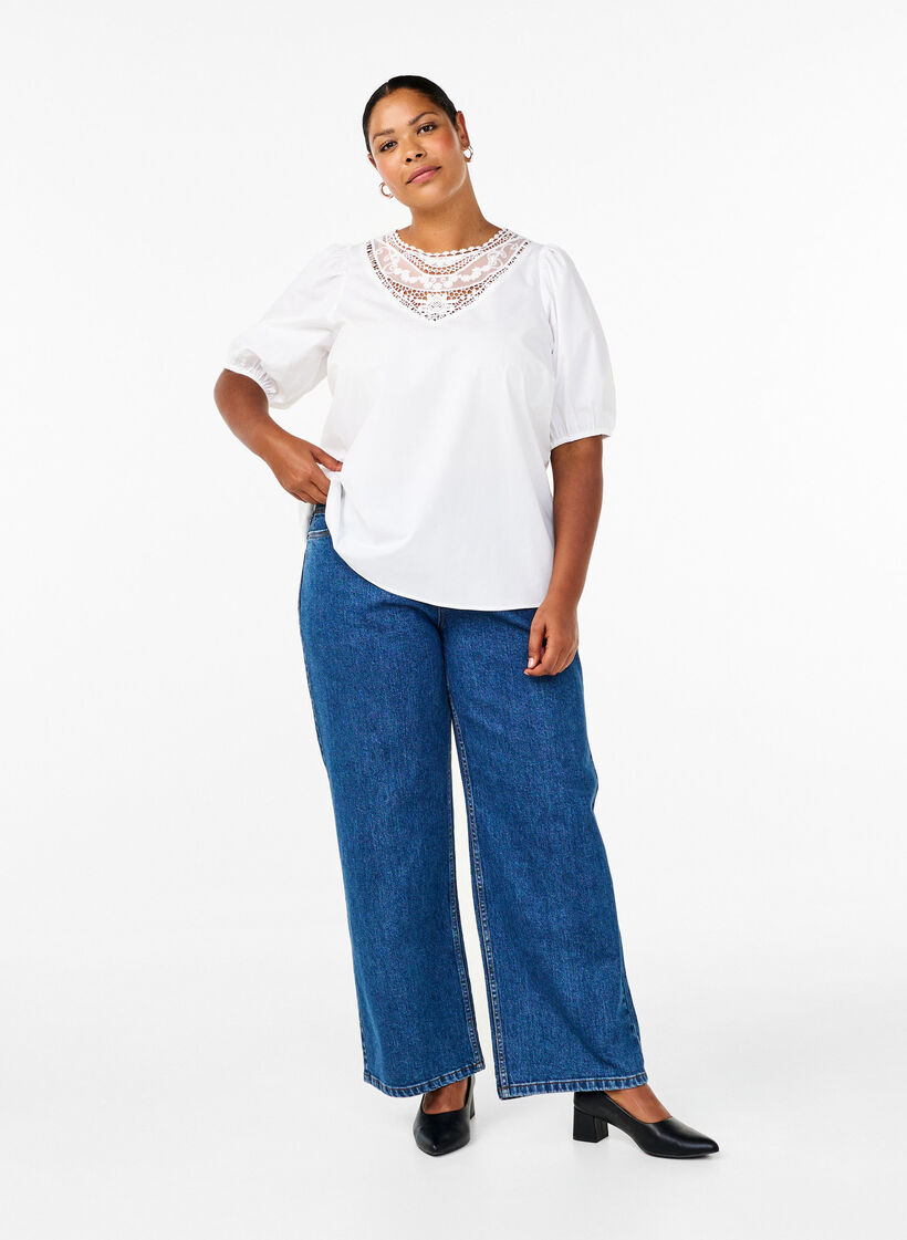 Kortærmet bluse med blondedetalje, Bright White, Model image number 2