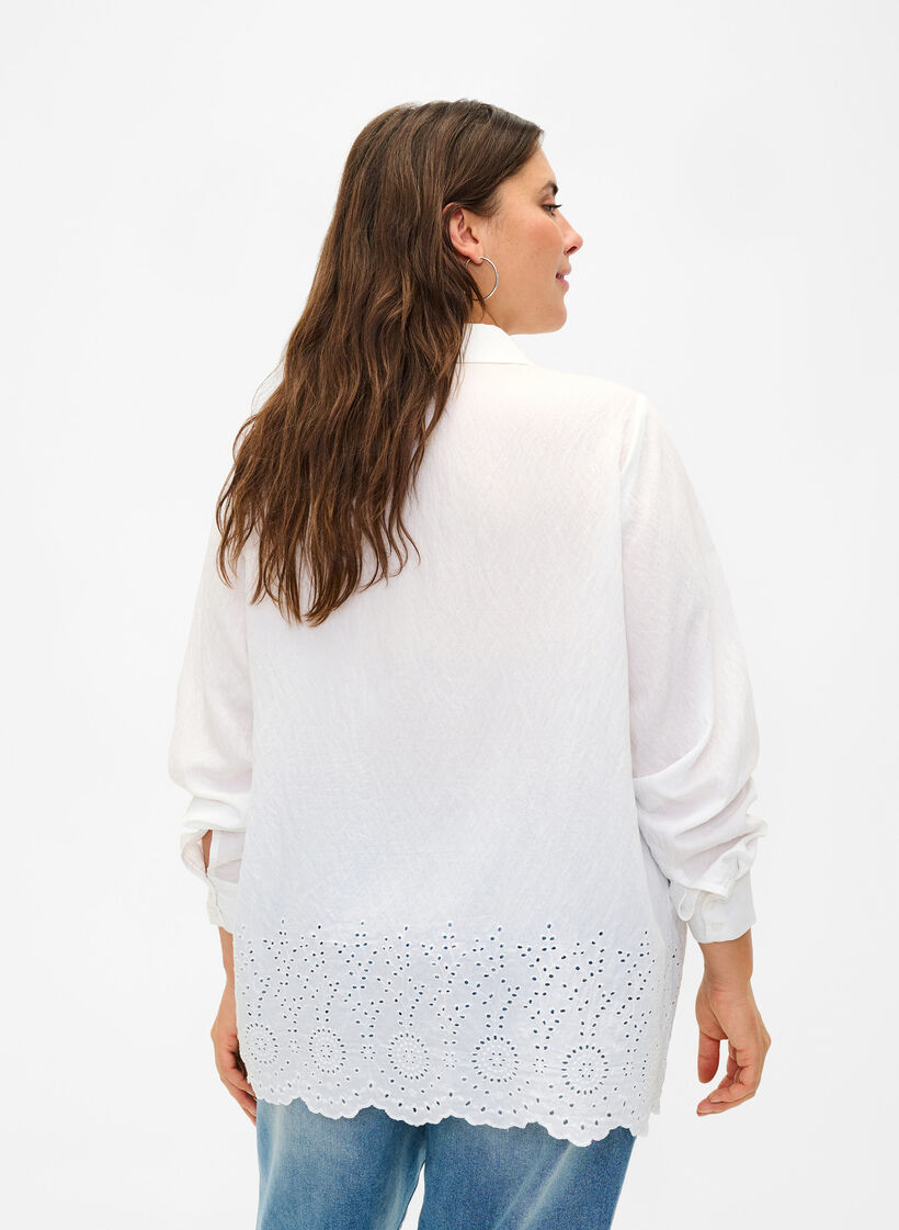 Skjorte i viskose med broderi anglaise, Bright White, Model image number 1