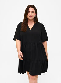 Kortærmet kjole med a-snit og skæringer, Black, Model