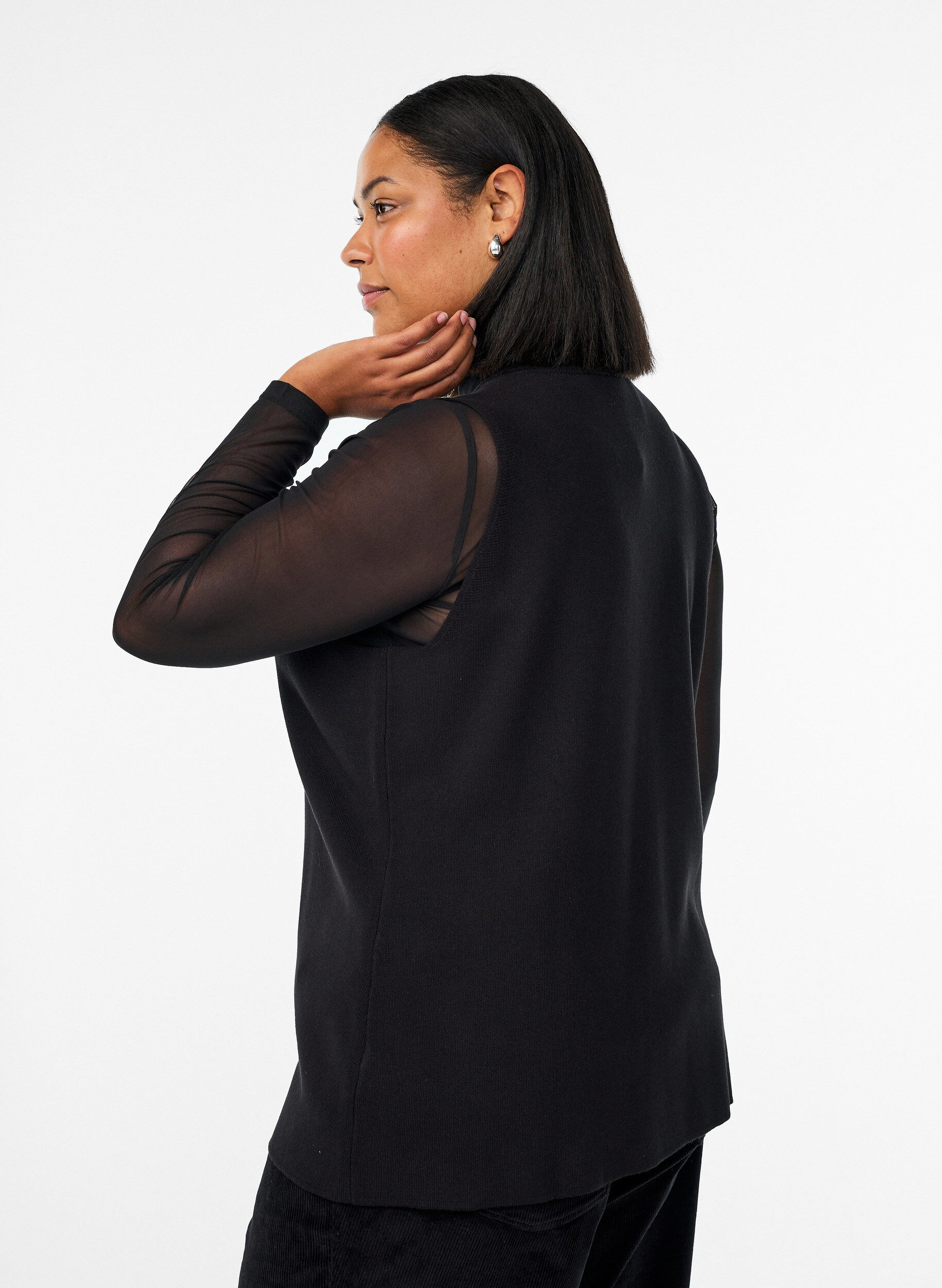 Zizzi&AElig;rmel&oslash;s strikvest med dekorative knapper, Sort, Model image number 2