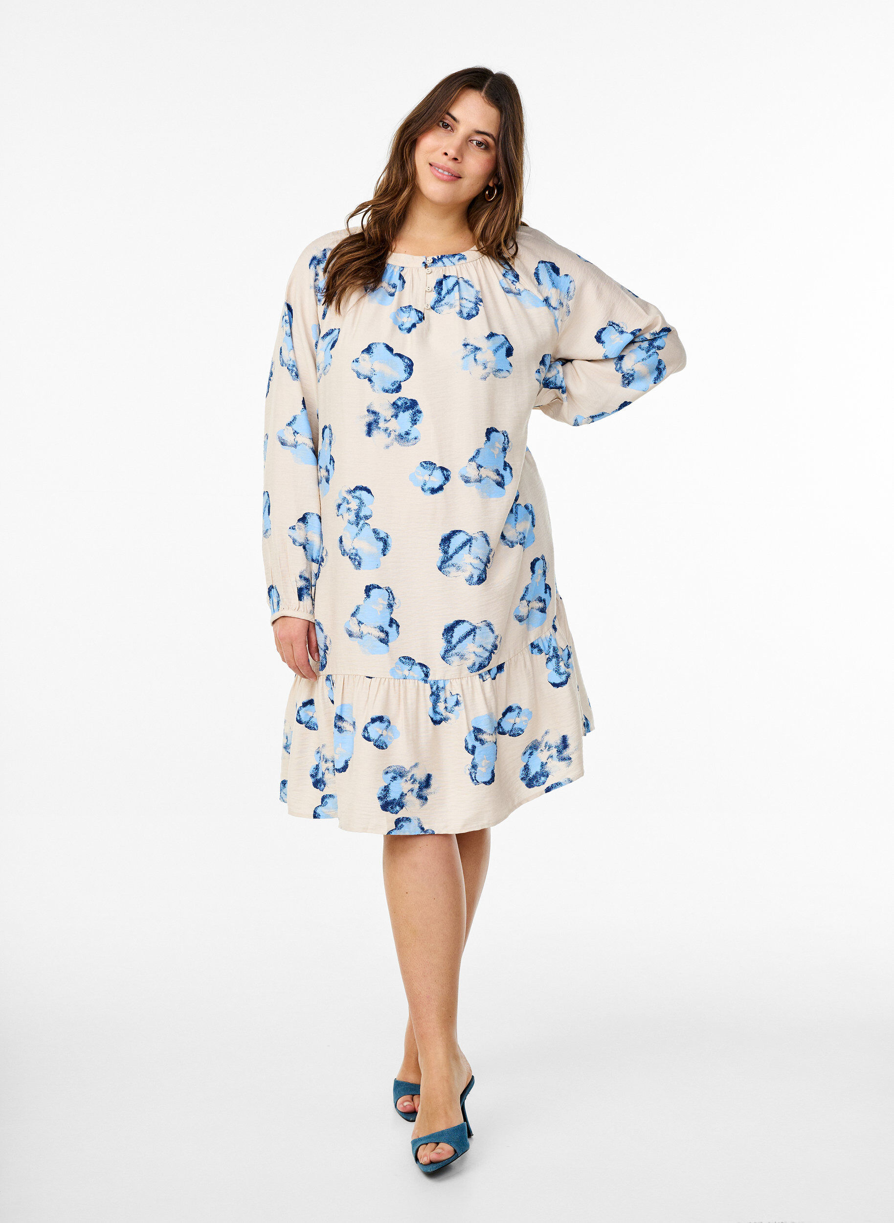 Zizzi Kn&aelig;lang kjole med lange &aelig;rmer og A-snit, Vanilla, Model image number 1