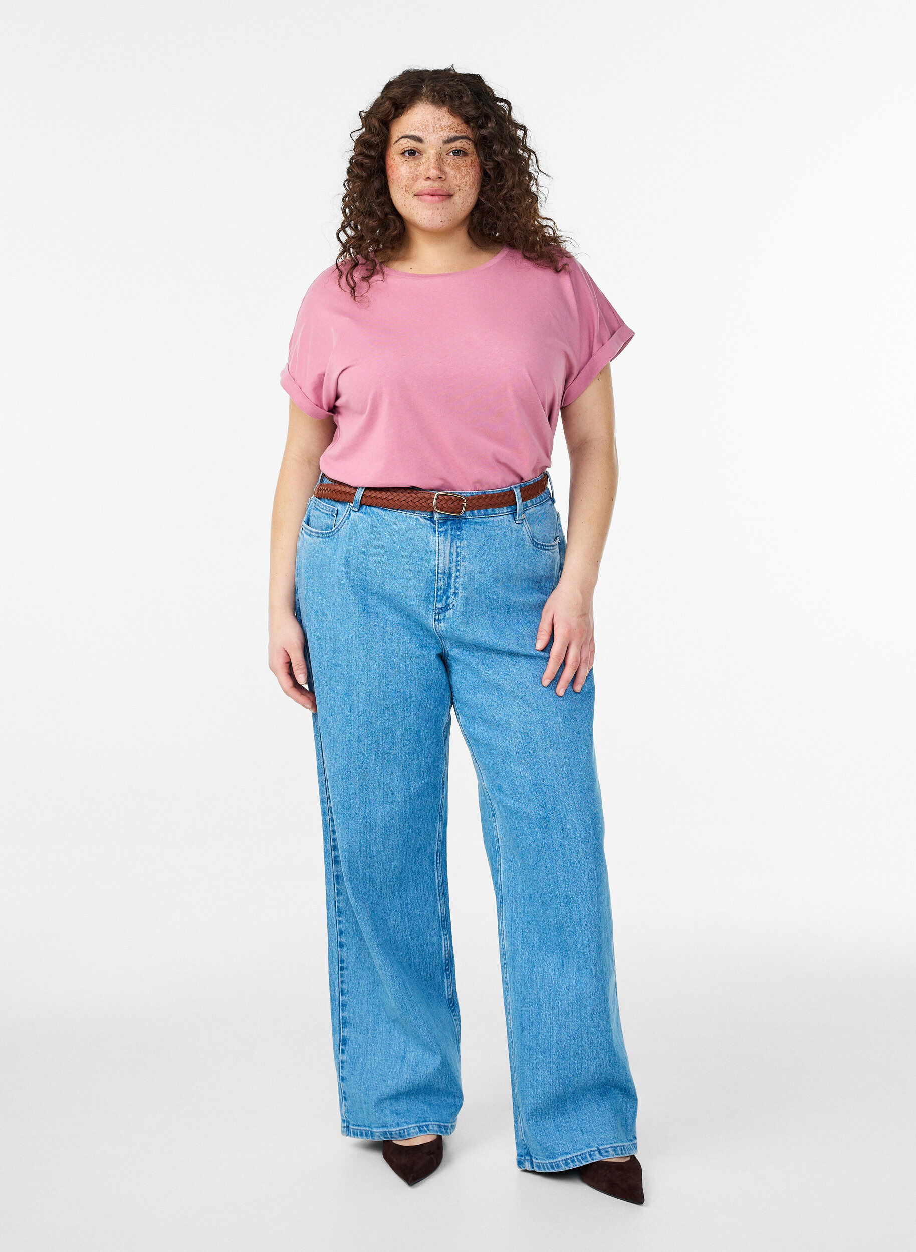 Zizzi Kort&aelig;rmet t-shirt i bomuldsblanding, Lyser&oslash;d, Model image number 1