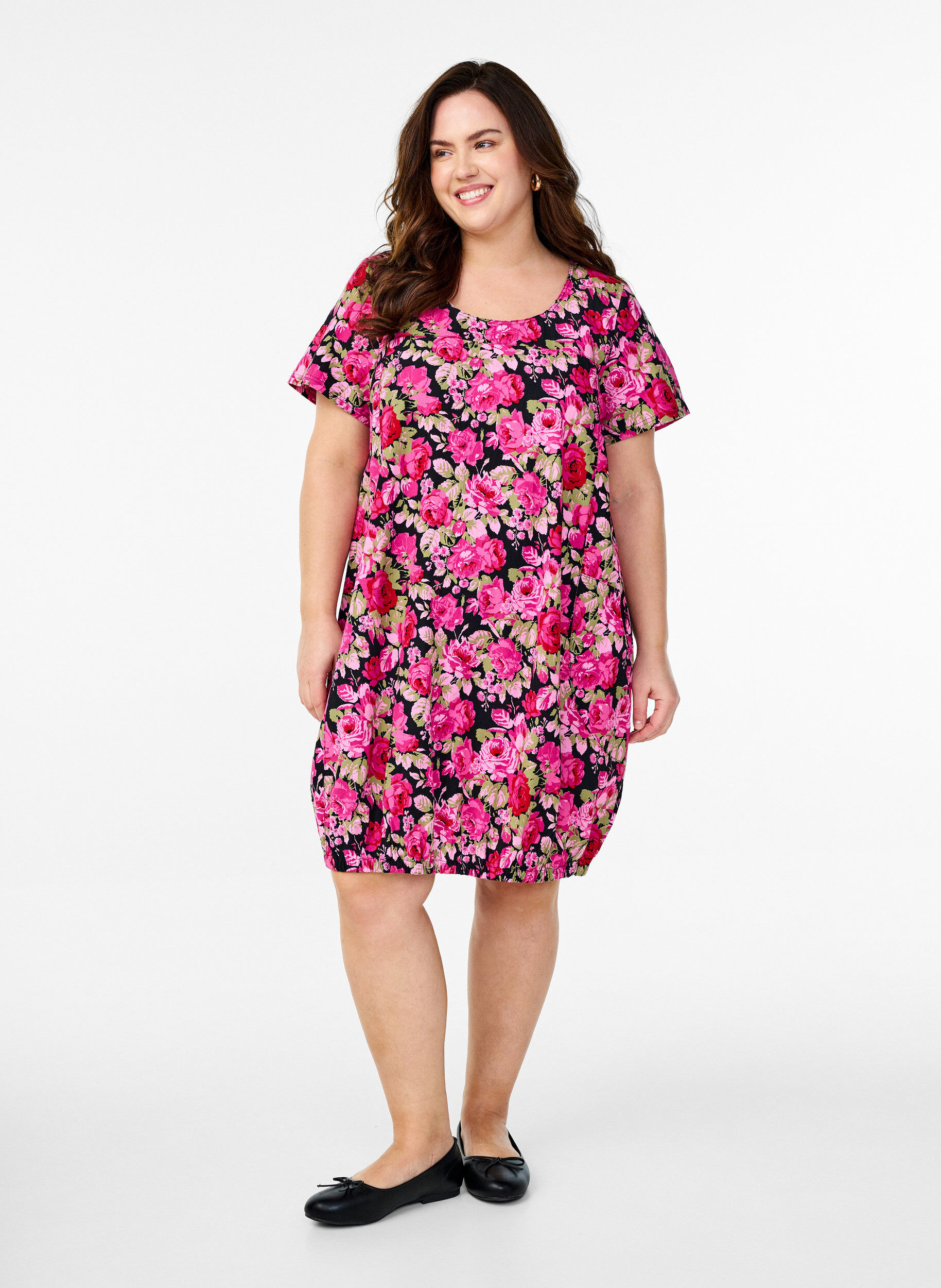 Zizzi Kort&aelig;rmet bomuldskjole med print, Sort, Model image number 1