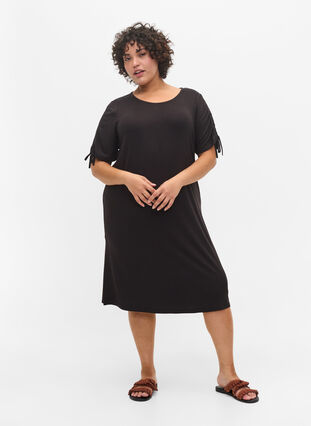 Kortærmet viskose kjole med snøredetalje, Black, Model image number 3