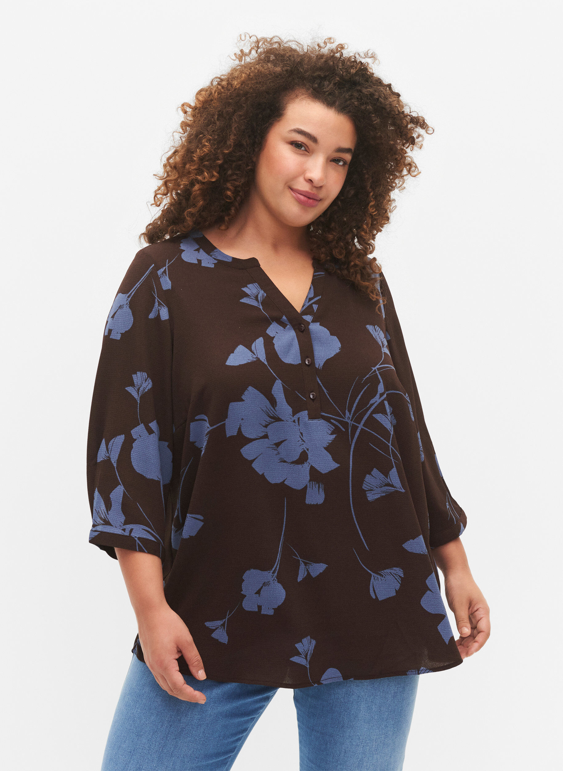Zizzi Prikket bluse med 3/4 &aelig;rmer , Falcon Flower, Model image number 0